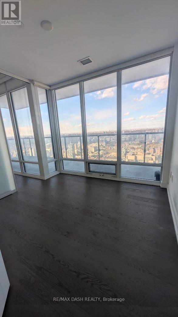 4616 - 488 University Avenue, Toronto, ON - Indoor