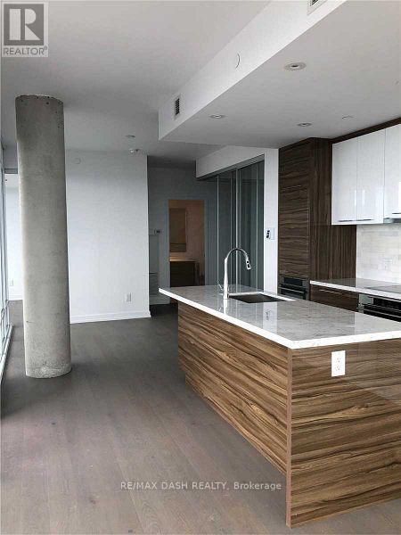 4616 - 488 University Avenue, Toronto, ON - Indoor