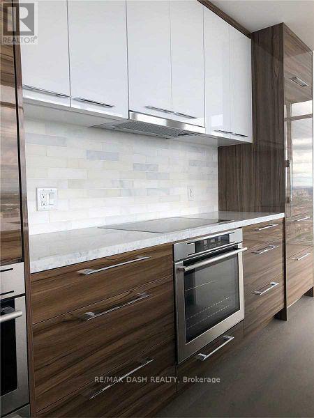 4616 - 488 University Avenue, Toronto, ON - Indoor Photo Showing Kitchen