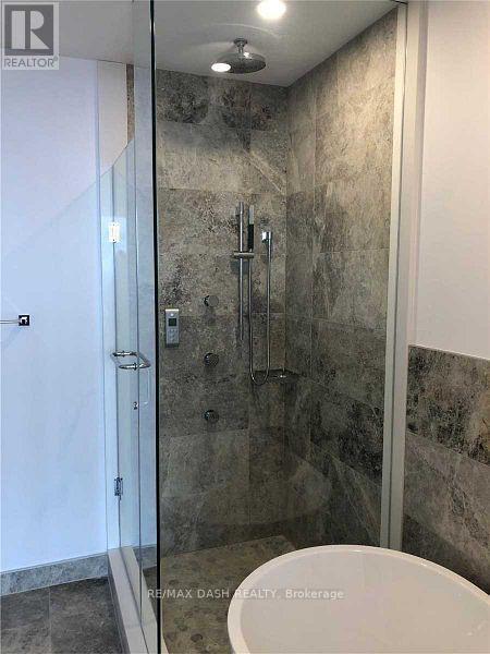 4616 - 488 University Avenue, Toronto, ON - Indoor Photo Showing Bathroom