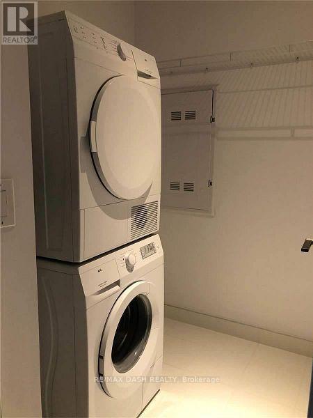 4616 - 488 University Avenue, Toronto, ON - Indoor Photo Showing Laundry Room