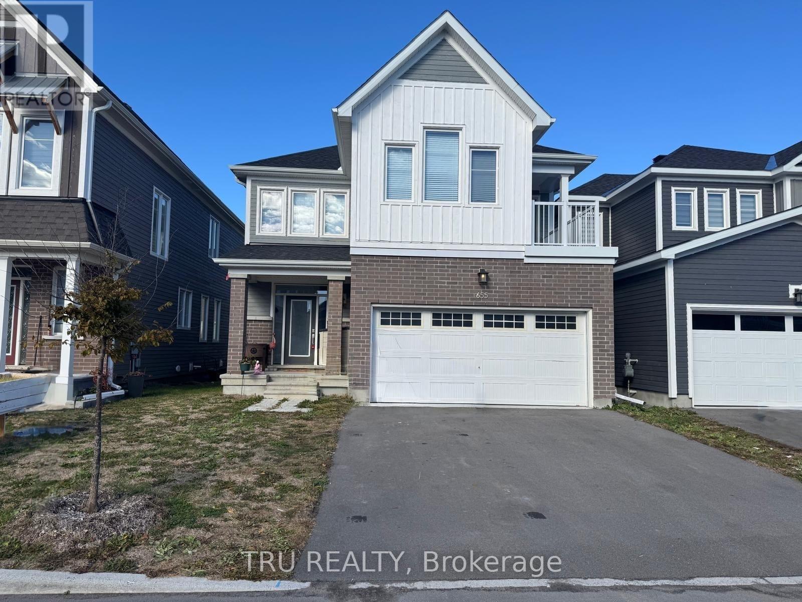 655 Terrier Circle, Ottawa, ON - Outdoor With Facade