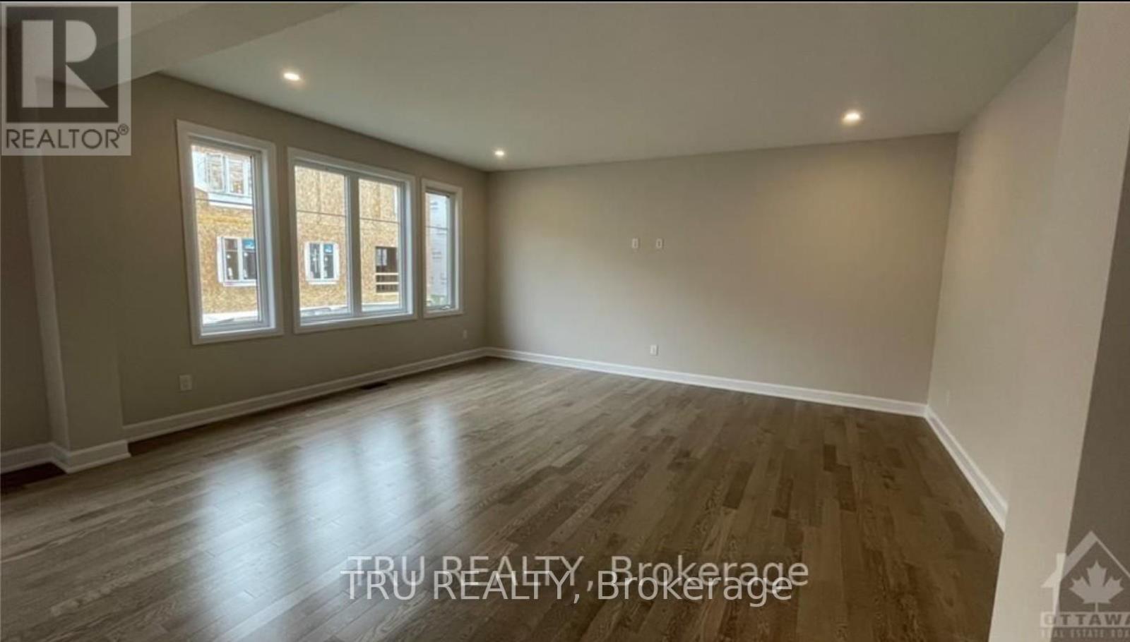 655 Terrier Circle, Ottawa, ON - Indoor Photo Showing Other Room