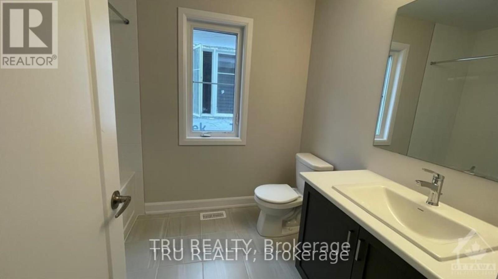 655 Terrier Circle, Ottawa, ON - Indoor Photo Showing Bathroom