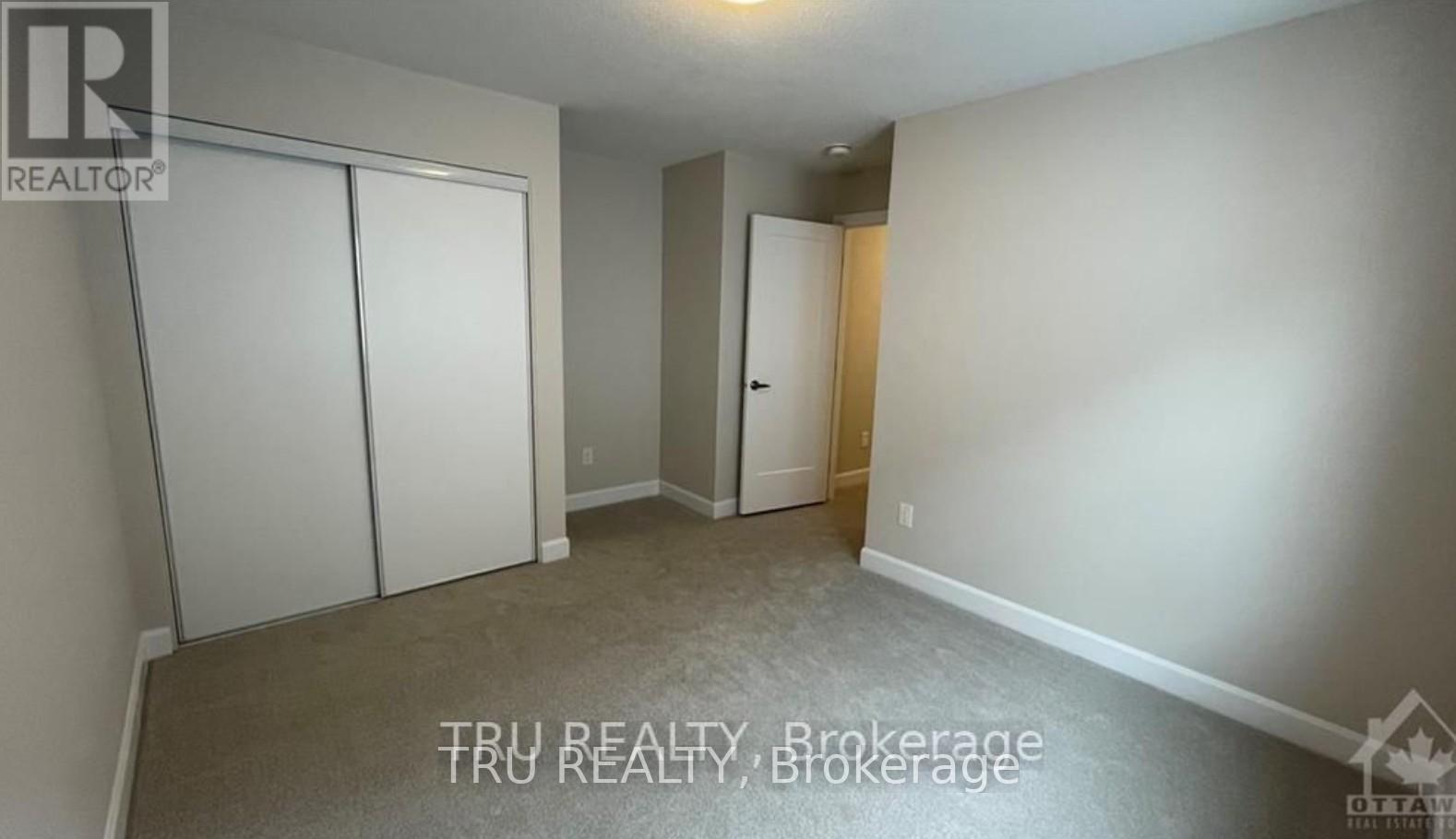 655 Terrier Circle, Ottawa, ON - Indoor Photo Showing Other Room