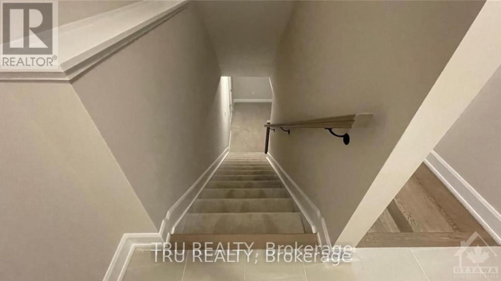 655 Terrier Circle, Ottawa, ON - Indoor Photo Showing Other Room