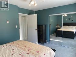 Lots of space for dressers -