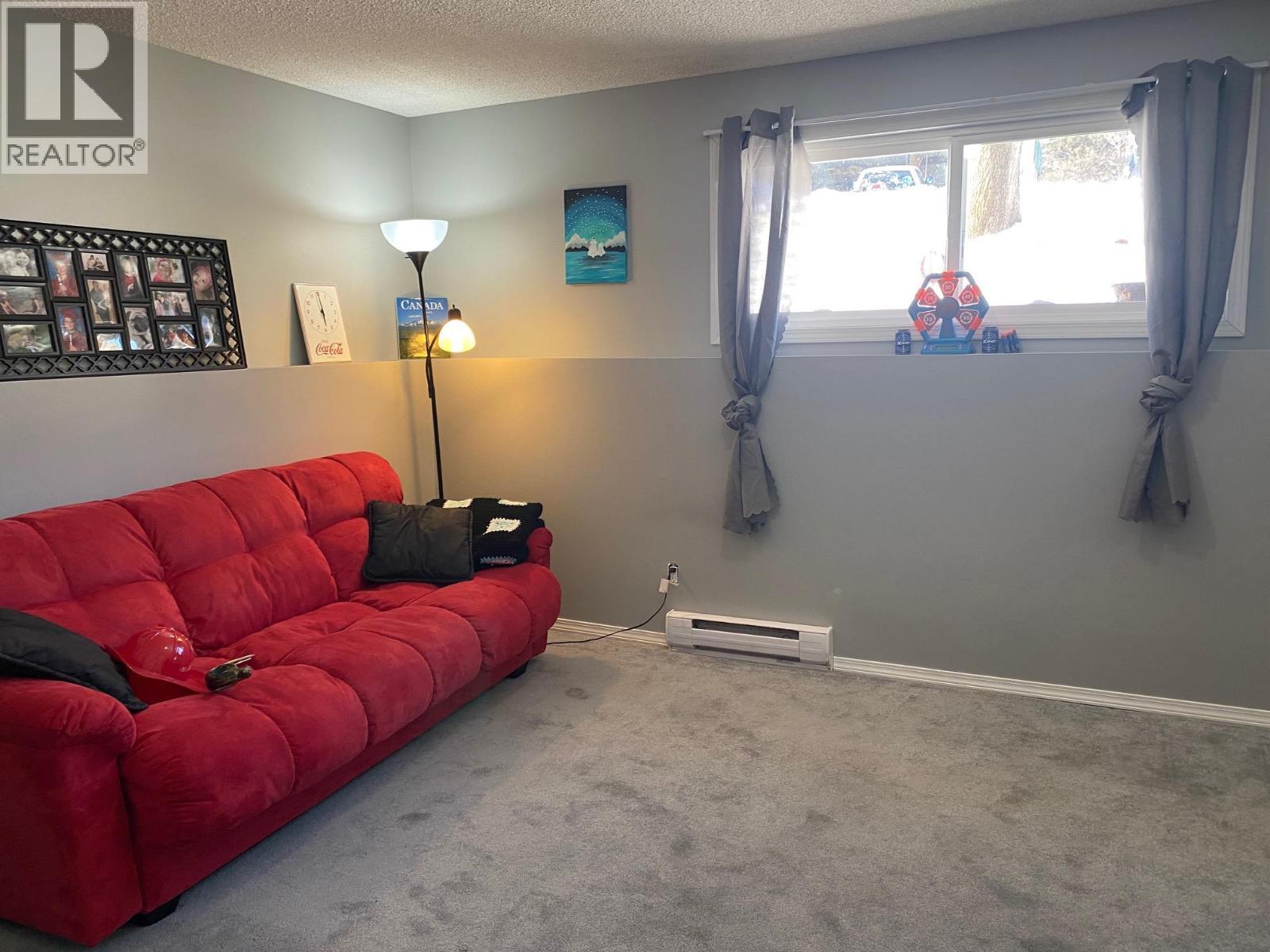 Third bedroom on the lower level - 1768 First Street, Fruitvale, BC - Indoor