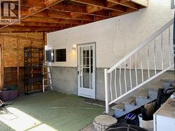 Ultra convenient outside basement entrance, and its covered too -