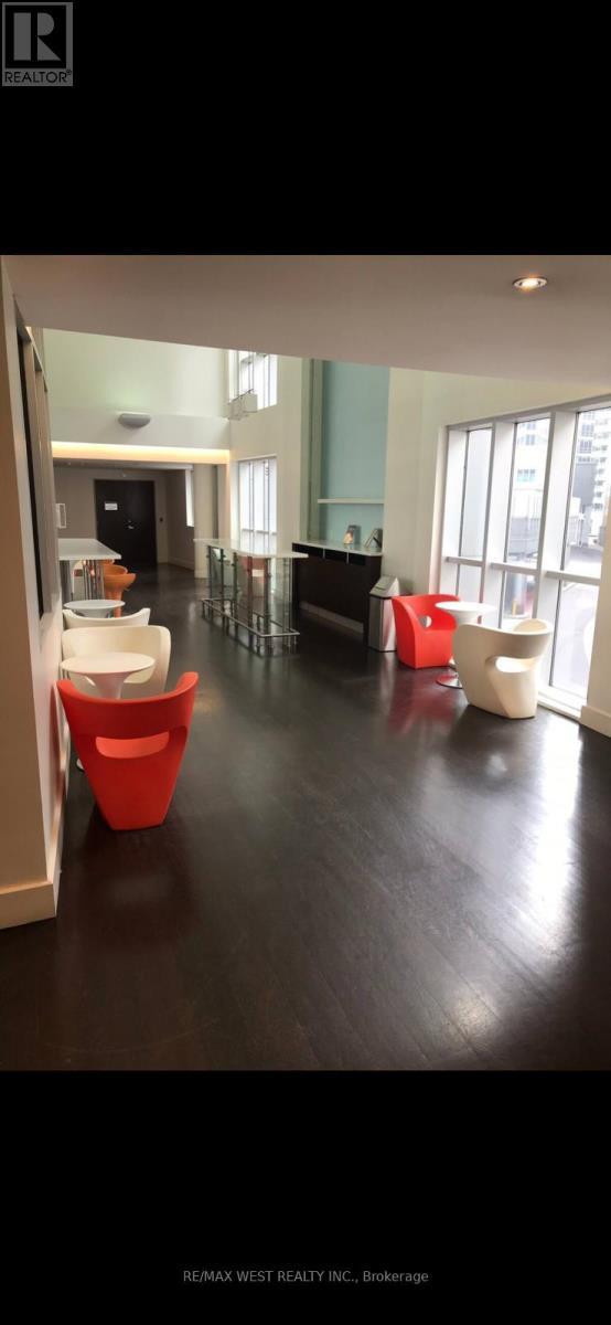 312 - 208 Queens Quay W, Toronto, ON - Indoor