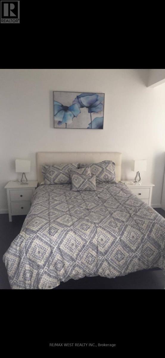 312 - 208 Queens Quay W, Toronto, ON - Indoor Photo Showing Bedroom