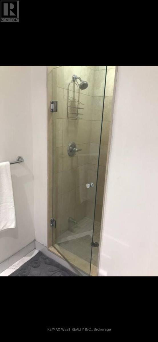 312 - 208 Queens Quay W, Toronto, ON - Indoor Photo Showing Bathroom