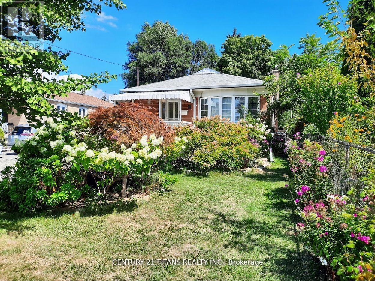 3 Saugeen Crescent, Toronto, ON - Outdoor