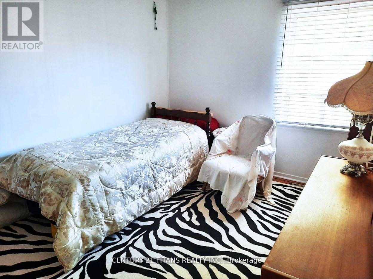 3 Saugeen Crescent, Toronto, ON - Indoor Photo Showing Bedroom