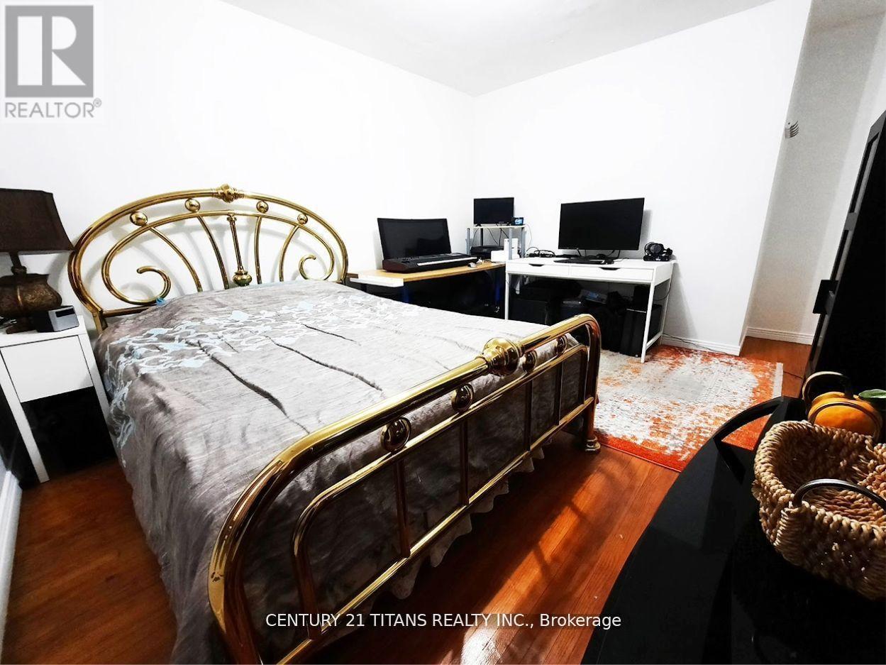 3 Saugeen Crescent, Toronto, ON - Indoor Photo Showing Bedroom