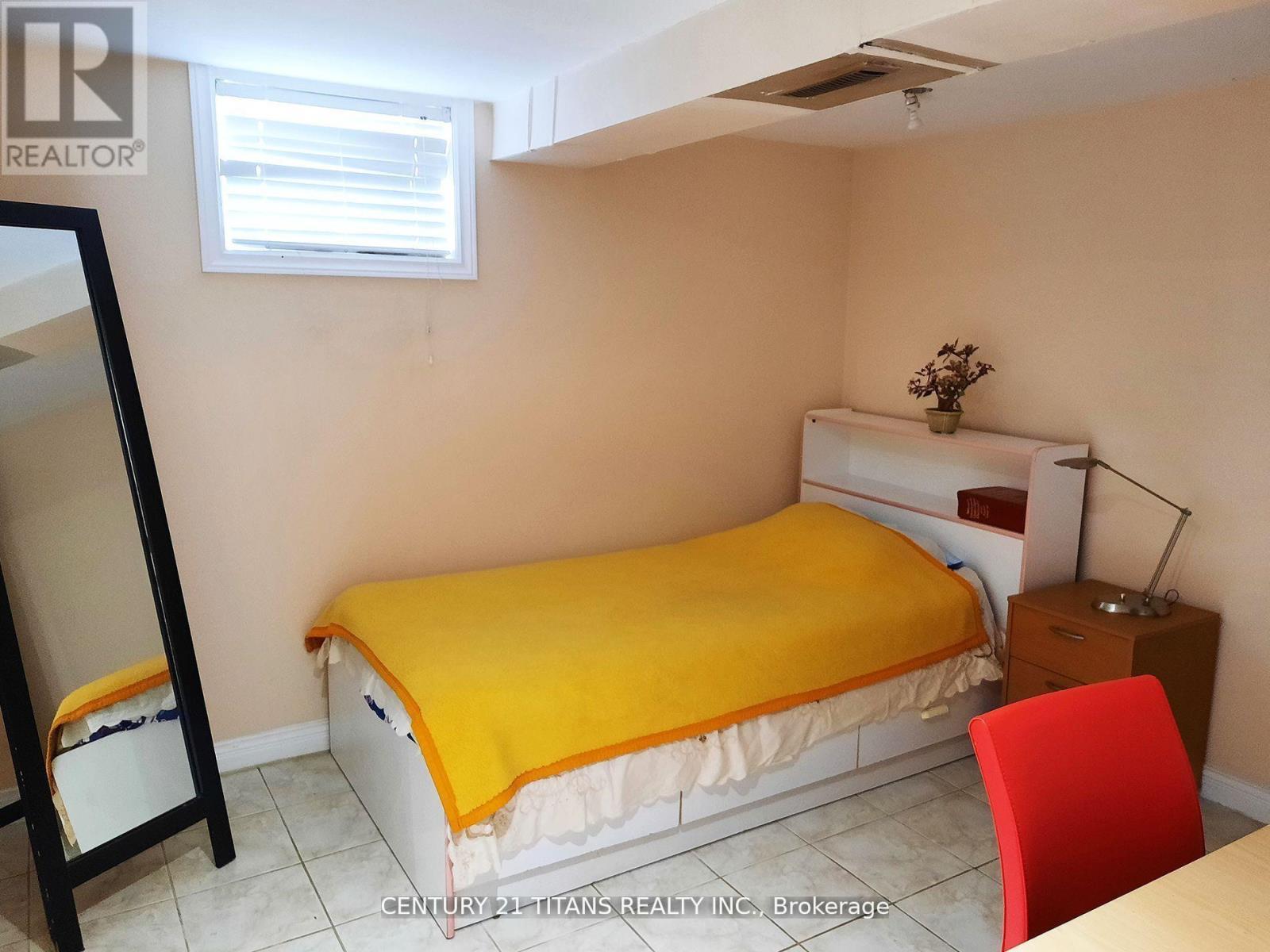 3 Saugeen Crescent, Toronto, ON - Indoor Photo Showing Bedroom