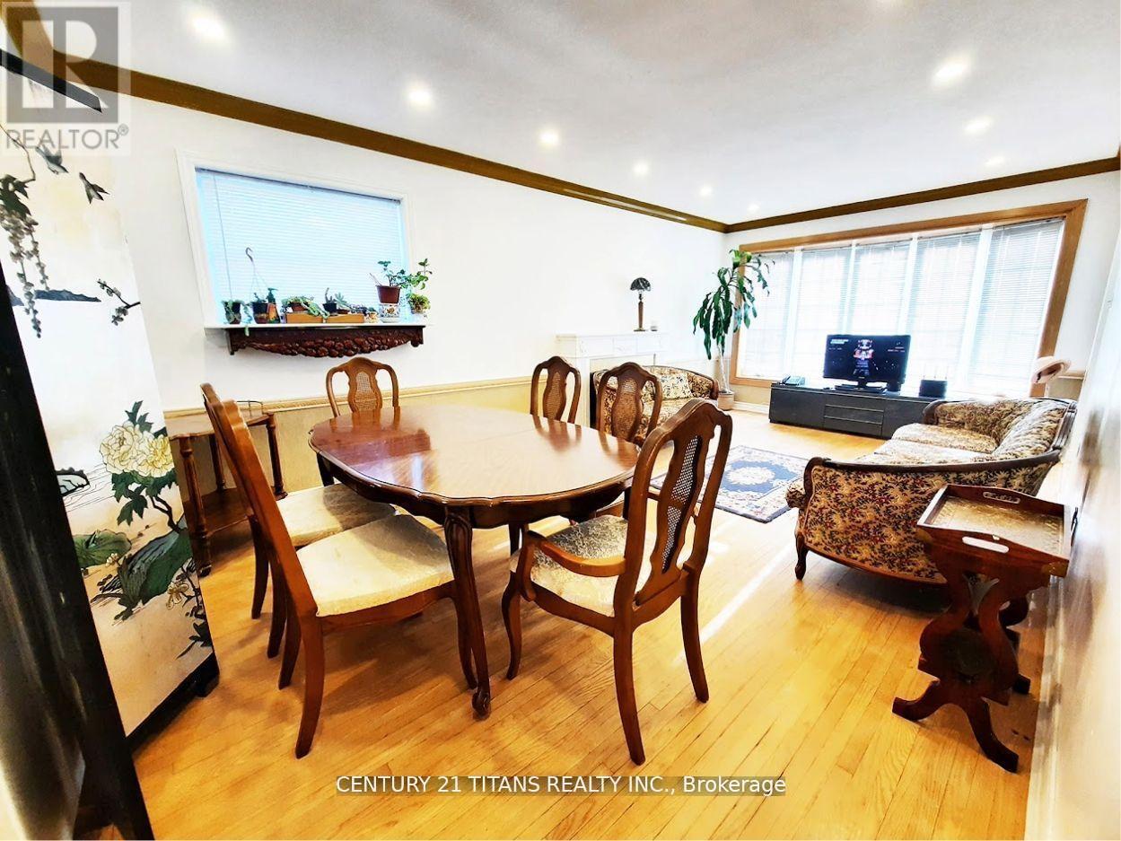 3 Saugeen Crescent, Toronto, ON - Indoor Photo Showing Dining Room