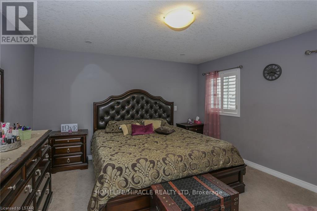 2879 Lemieux Walk, London South, ON - Indoor Photo Showing Bedroom