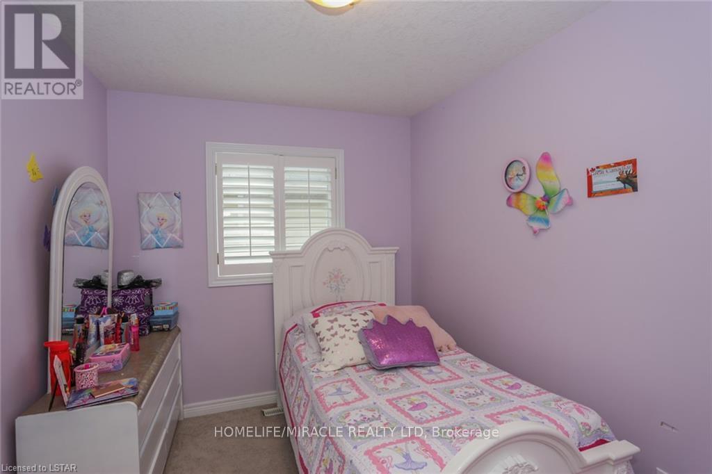 2879 Lemieux Walk, London South, ON - Indoor Photo Showing Bedroom