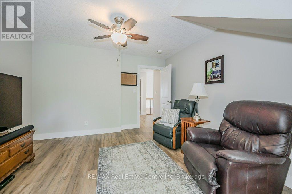 18 - 744 Nelson Street W, Norfolk (Port Dover), ON - Indoor