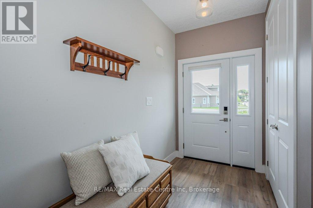 18 - 744 Nelson Street W, Norfolk (Port Dover), ON - Indoor Photo Showing Other Room