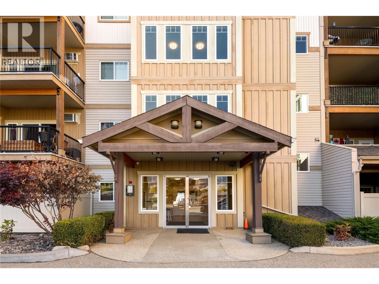 250 Hollywood Road S Unit# 206, Kelowna, BC - Outdoor
