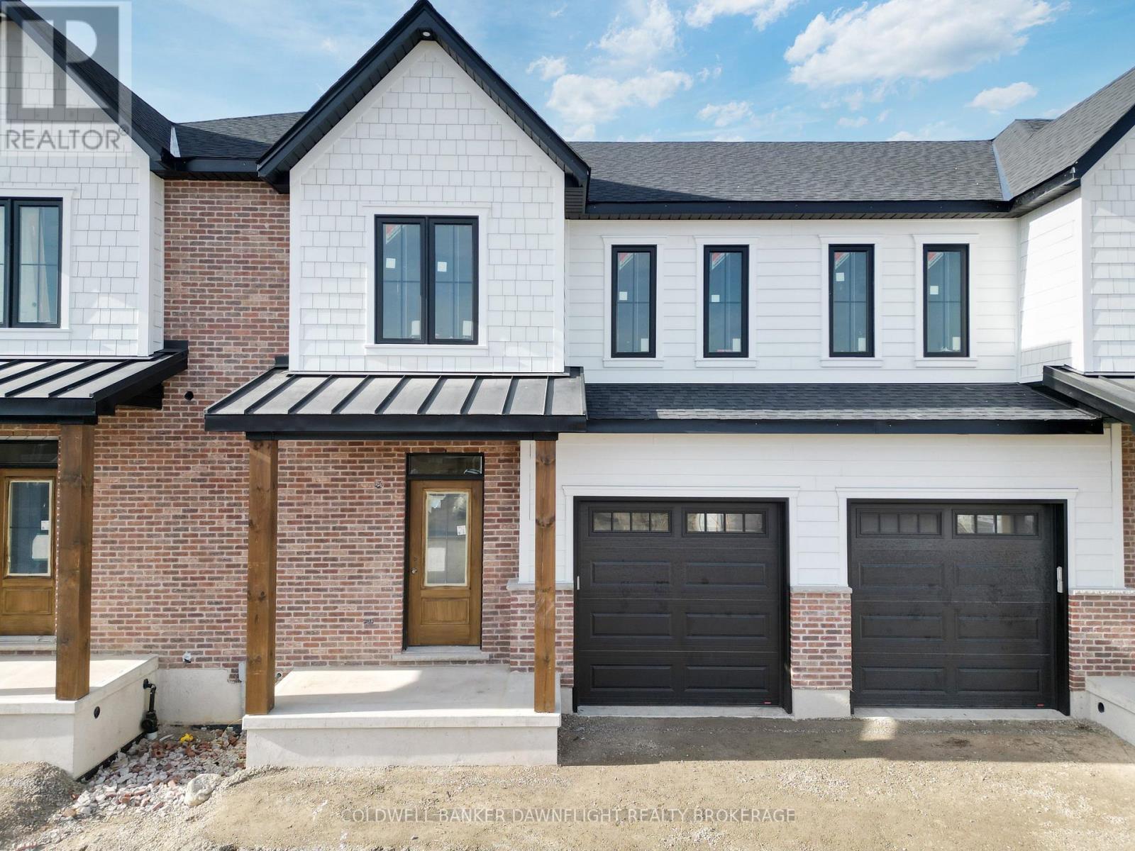 18 - 147 Scotts Drive, Lucan Biddulph (Lucan), ON - Outdoor With Exterior