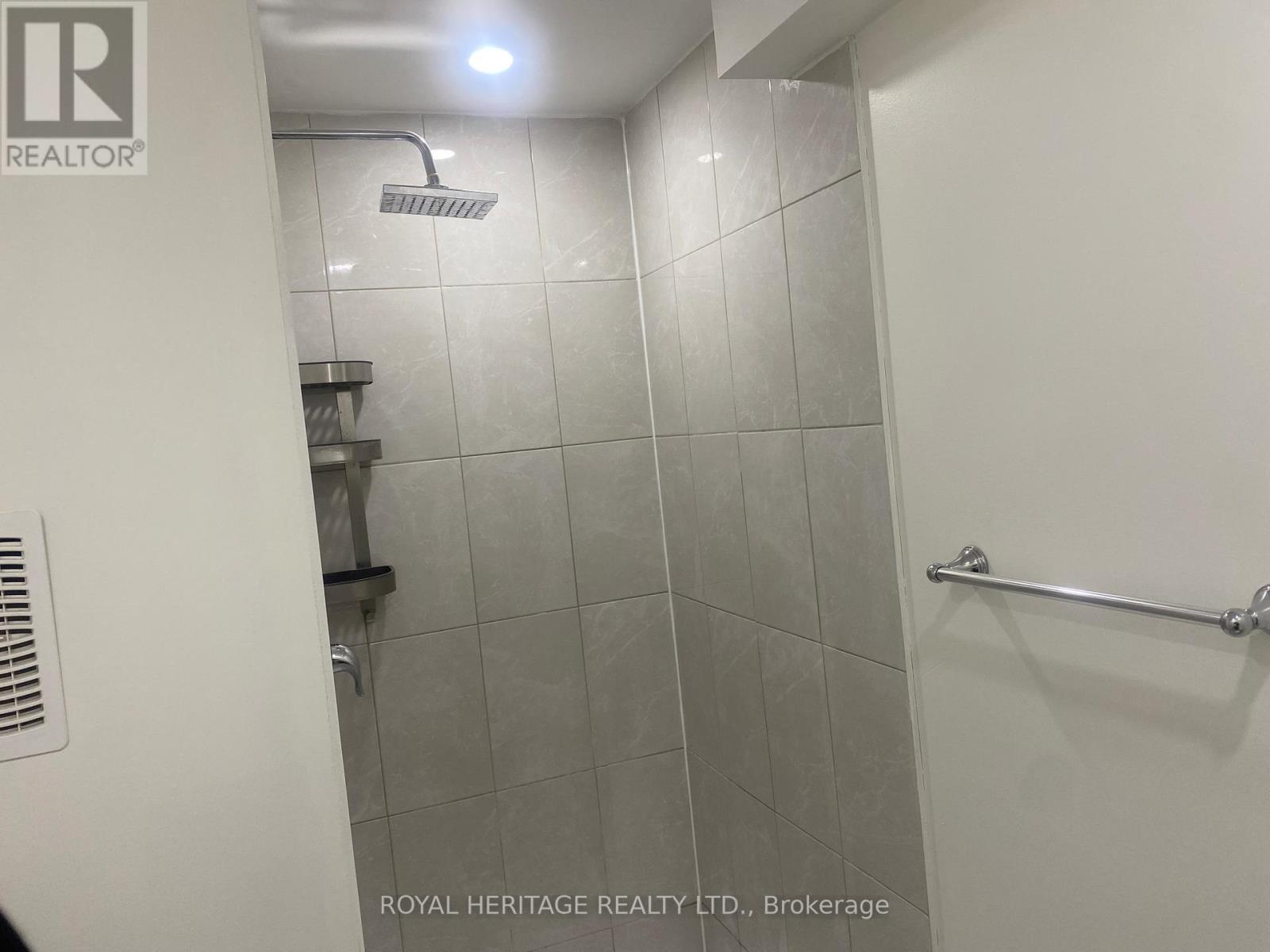 24 Reed Drive, Ajax, ON - Indoor Photo Showing Bathroom