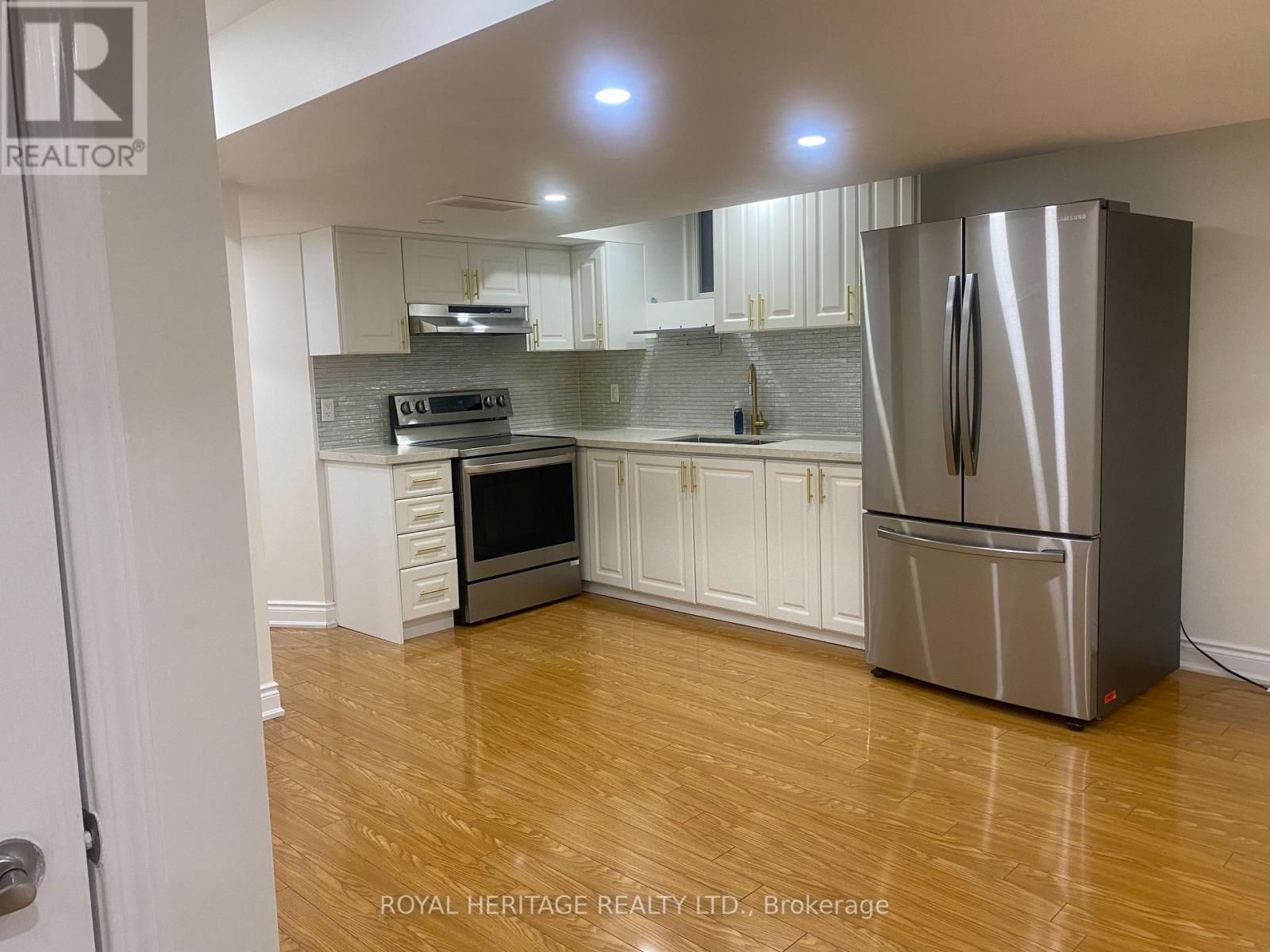 24 Reed Drive, Ajax, ON - Indoor Photo Showing Kitchen