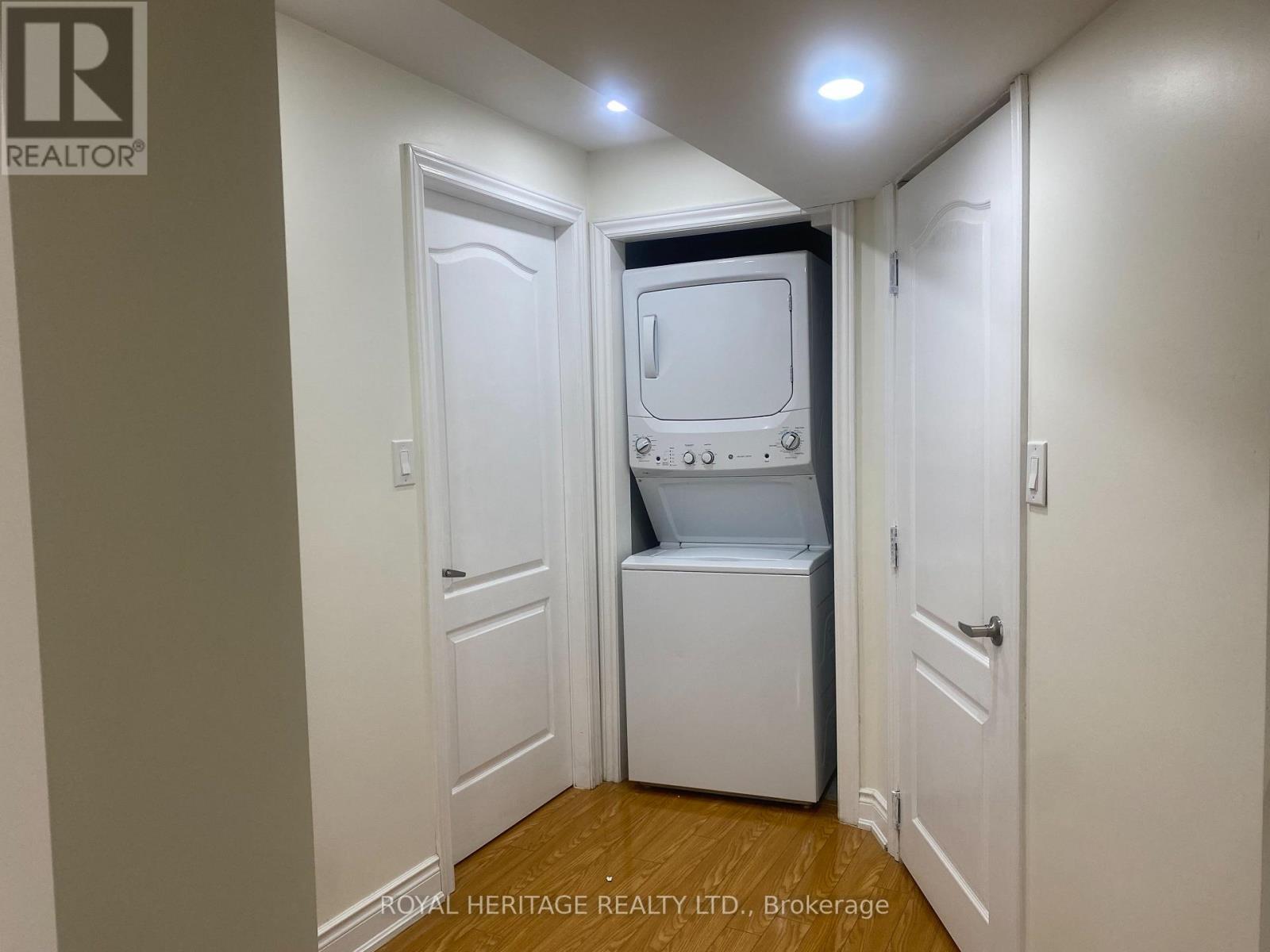 24 Reed Drive, Ajax, ON - Indoor Photo Showing Laundry Room