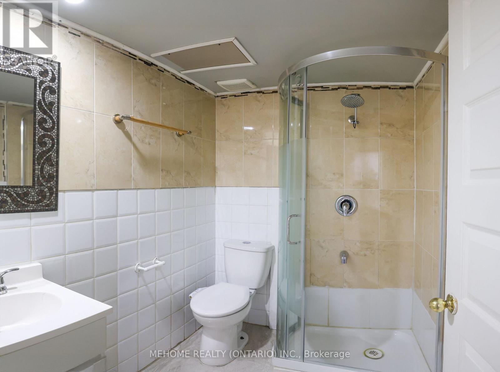 5209 Palomar Crescent, Mississauga, ON - Indoor Photo Showing Bathroom