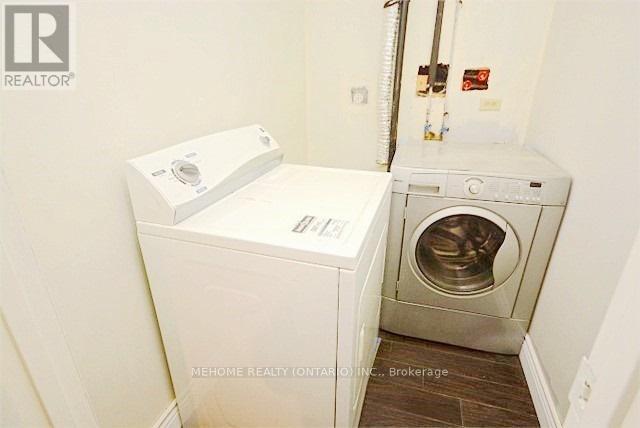 5209 Palomar Crescent, Mississauga, ON - Indoor Photo Showing Laundry Room