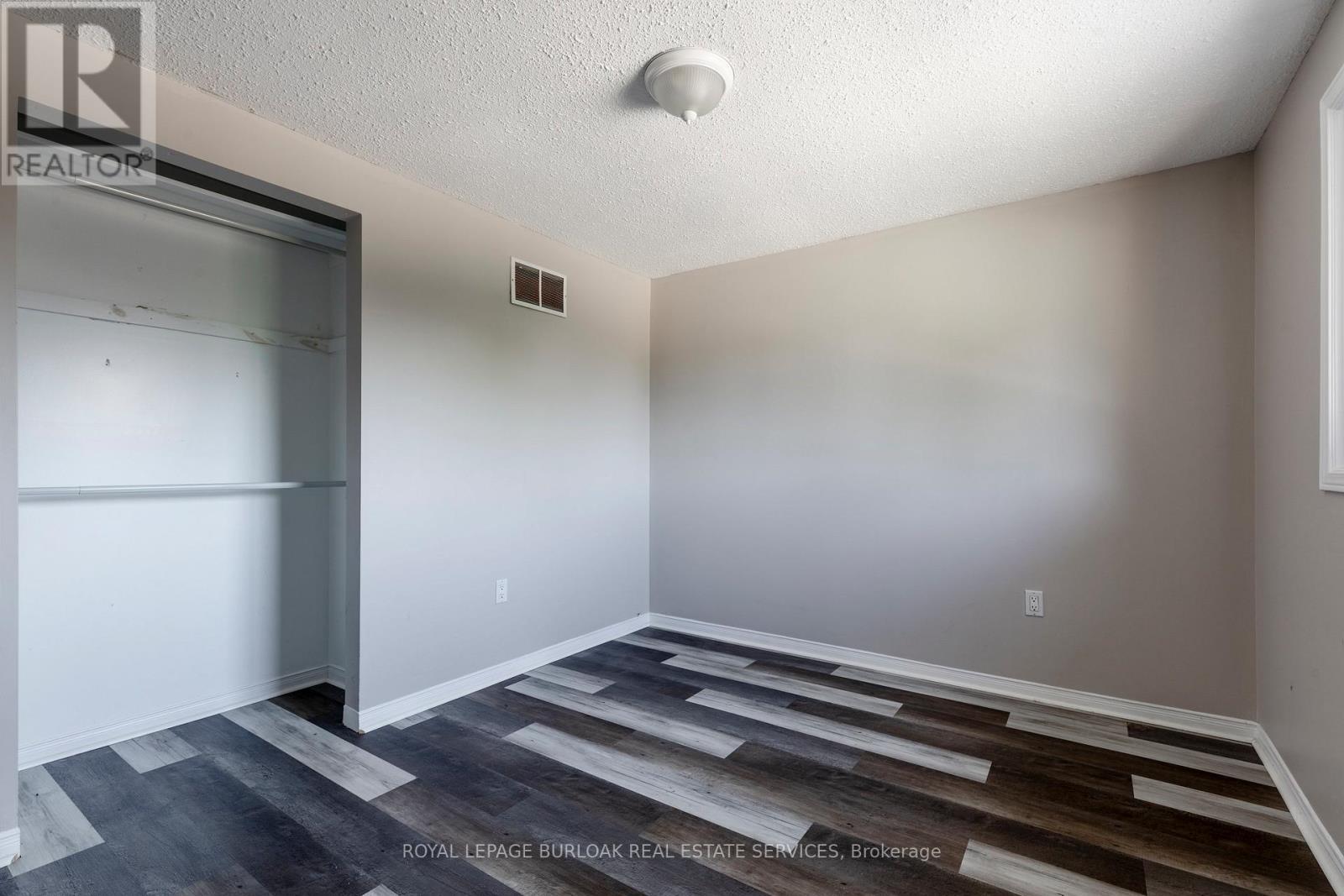 128 Brian Boulevard, Hamilton, ON - Indoor Photo Showing Other Room