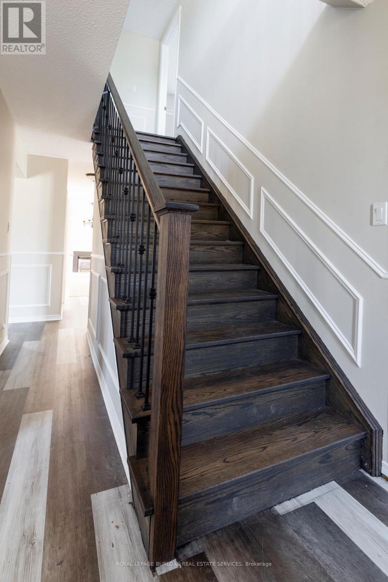 128 Brian Boulevard, Hamilton, ON - Indoor Photo Showing Other Room