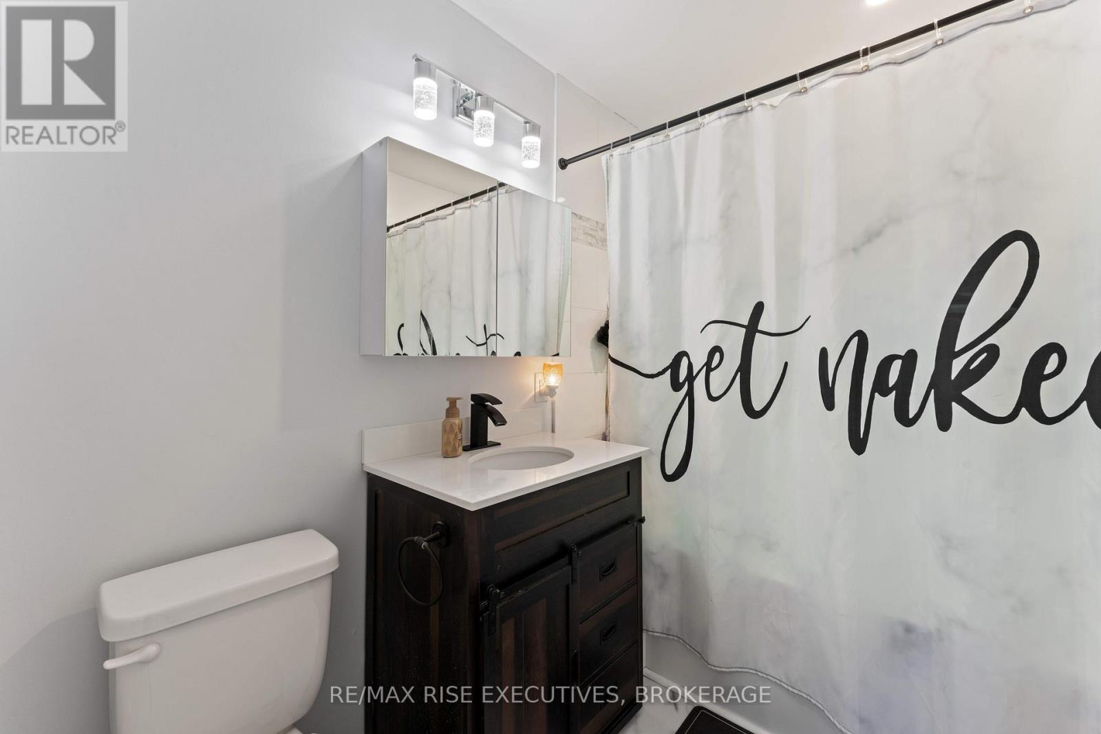 5212 Wilmer Road, South Frontenac (Frontenac South), ON - Indoor Photo Showing Bathroom