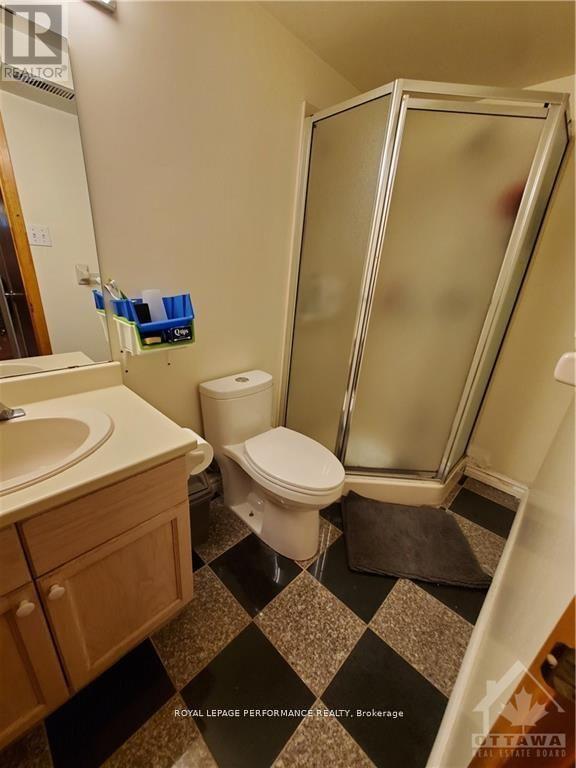 1064 Alenmede Crescent, Ottawa, ON - Indoor Photo Showing Bathroom