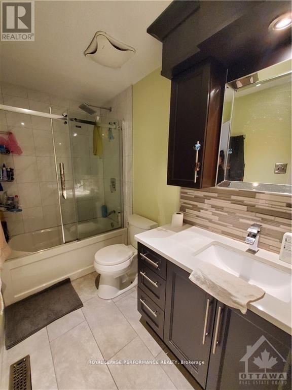 1064 Alenmede Crescent, Ottawa, ON - Indoor Photo Showing Bathroom