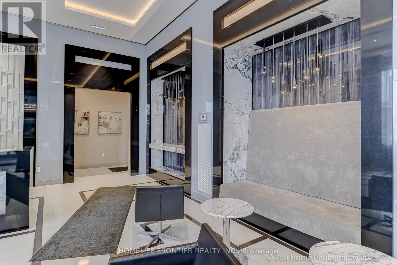 904 - 100 Eagle Rock Way W, Vaughan, ON -