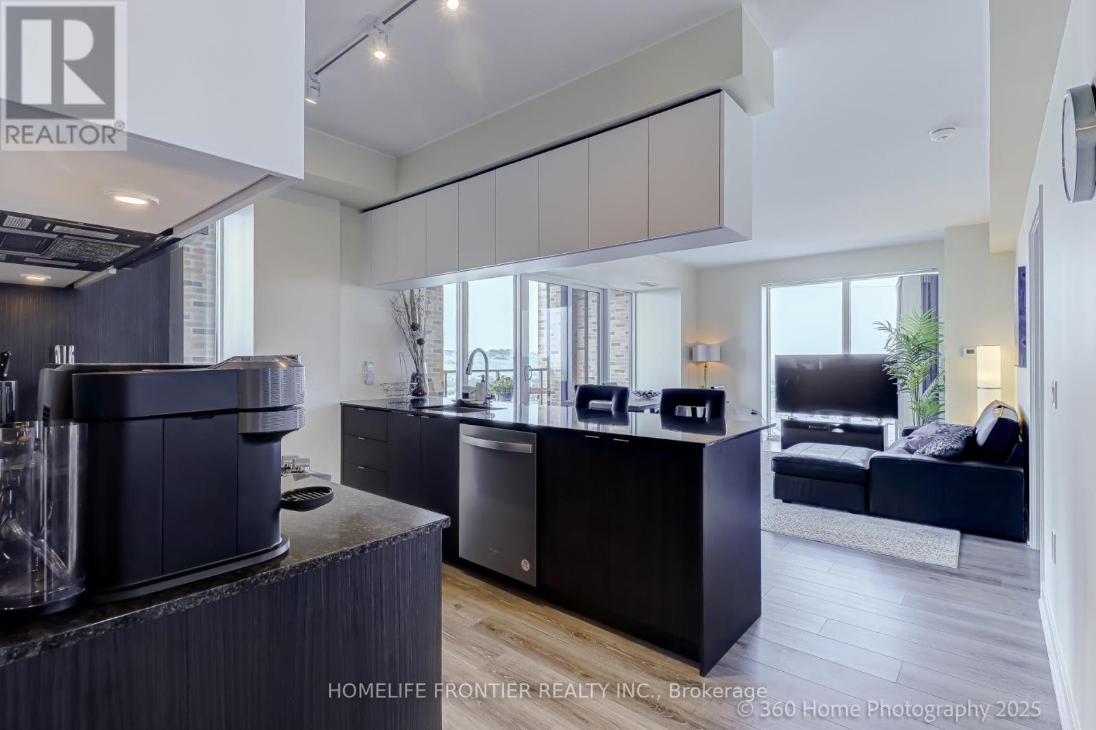 904 - 100 Eagle Rock Way W, Vaughan, ON - Indoor Photo Showing Other Room