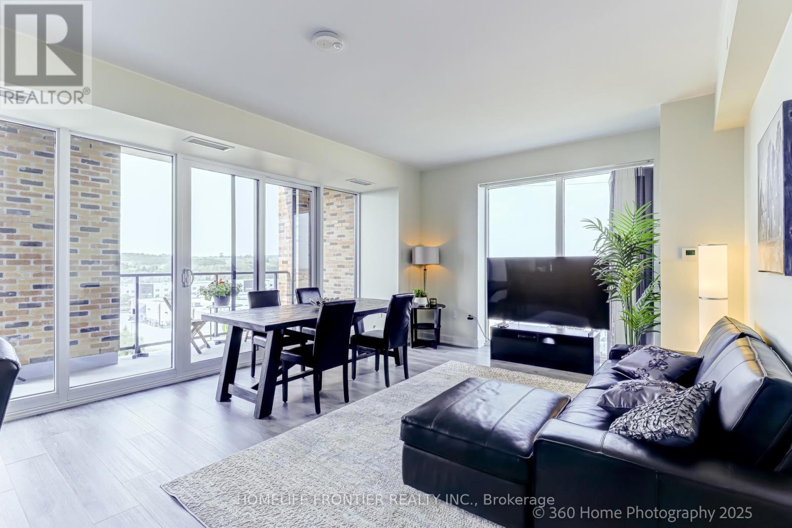 904 - 100 Eagle Rock Way W, Vaughan, ON - Indoor