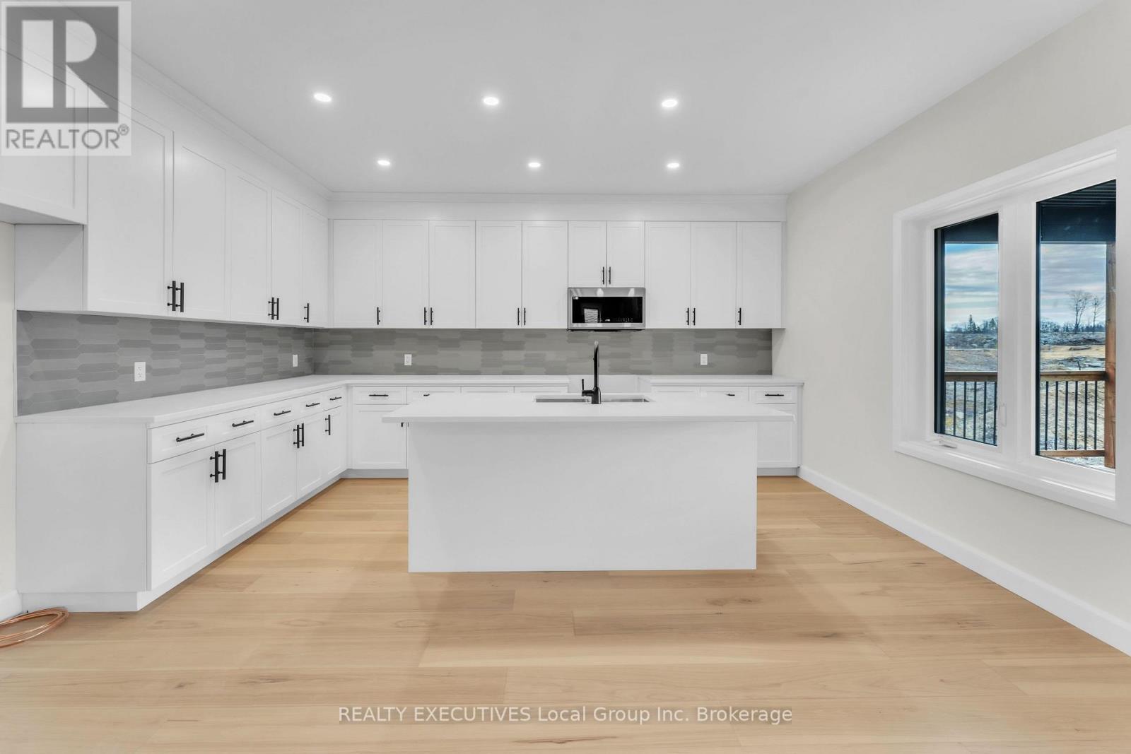 101 Tower Drive, North Bay (Airport), ON - Indoor Photo Showing Kitchen