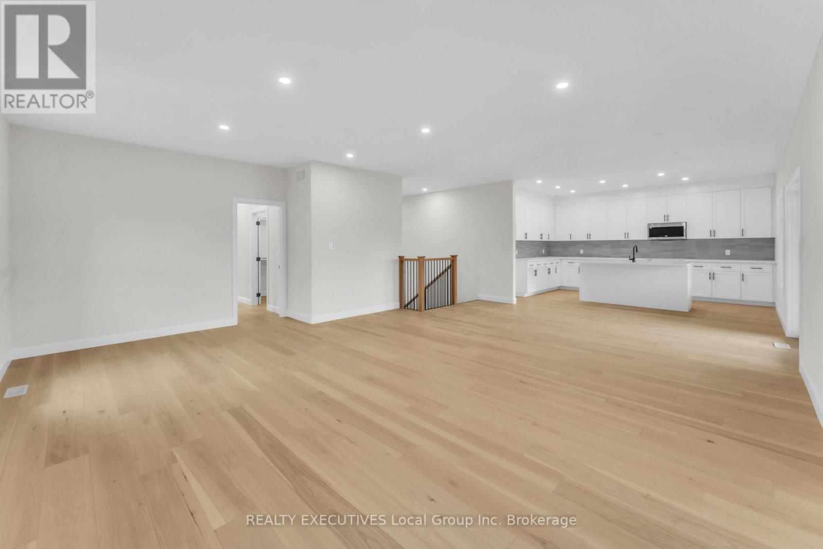 101 Tower Drive, North Bay (Airport), ON - Indoor Photo Showing Kitchen