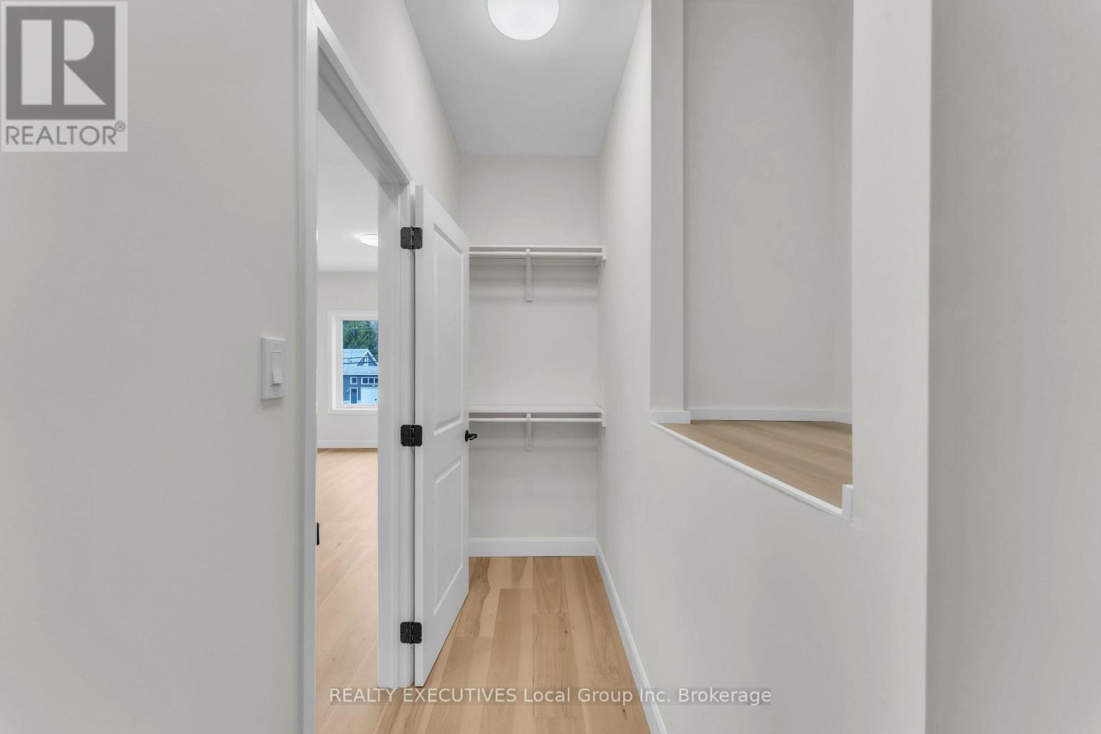 101 Tower Drive, North Bay (Airport), ON - Indoor With Storage