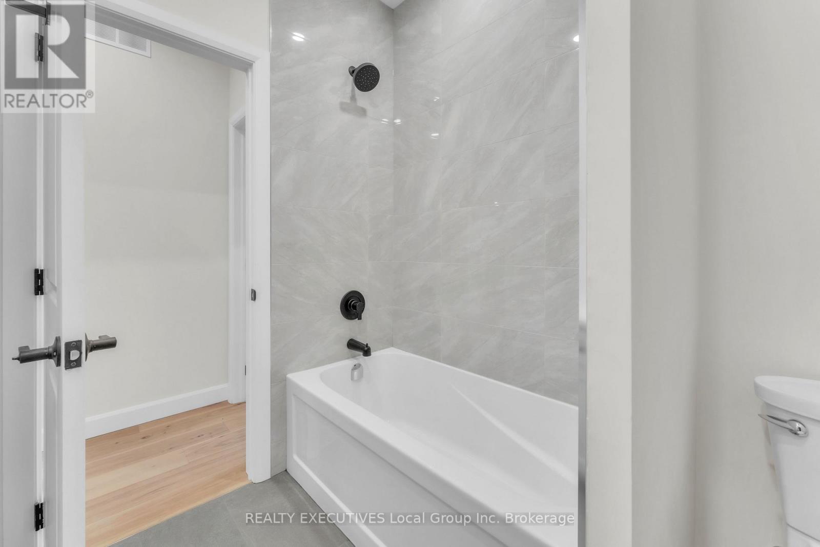 101 Tower Drive, North Bay (Airport), ON - Indoor Photo Showing Bathroom