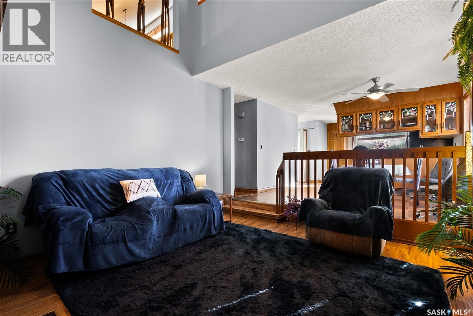 55 Duncan Crescent, Regina, SK - Indoor Photo Showing Living Room
