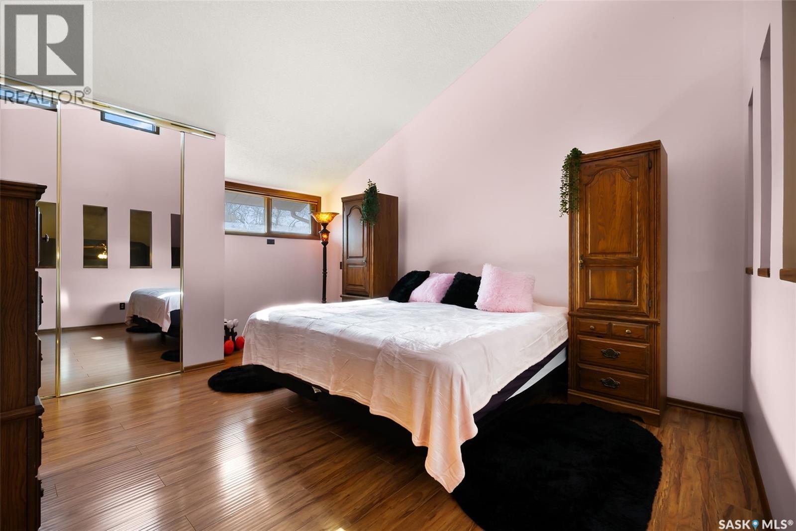 55 Duncan Crescent, Regina, SK - Indoor Photo Showing Bedroom