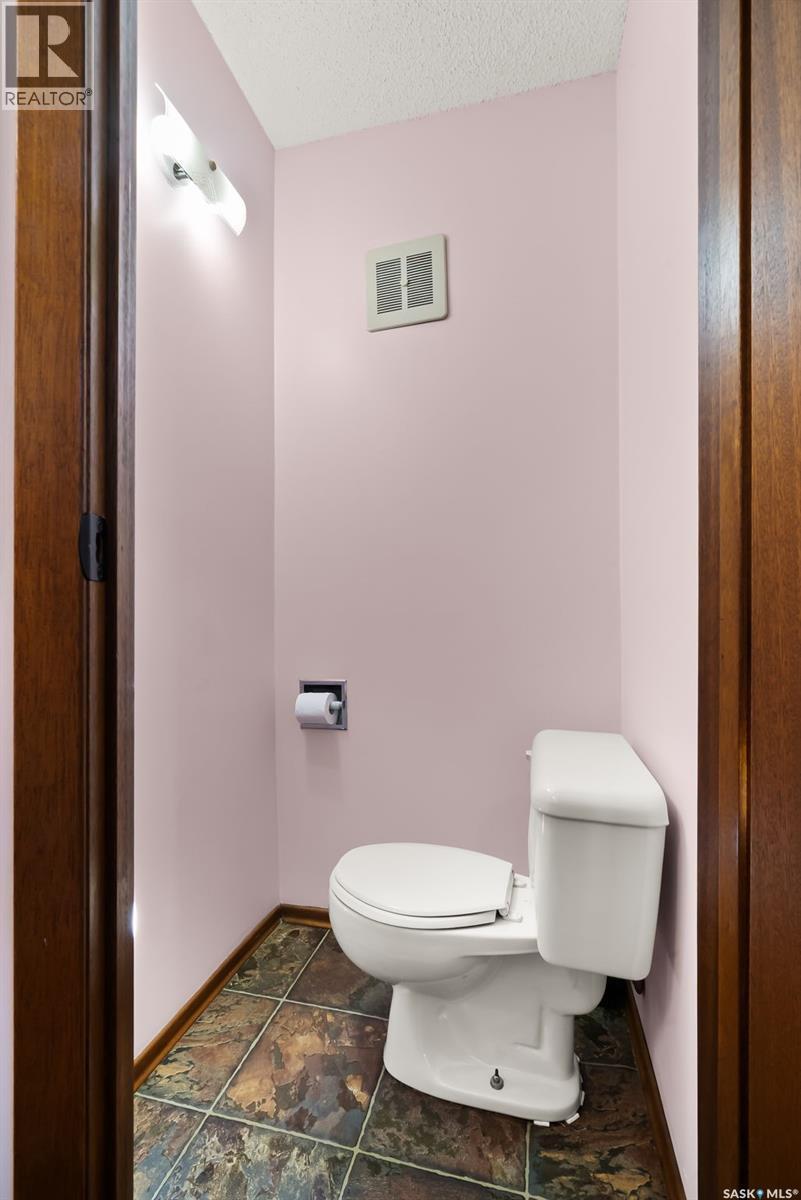 55 Duncan Crescent, Regina, SK - Indoor Photo Showing Bathroom