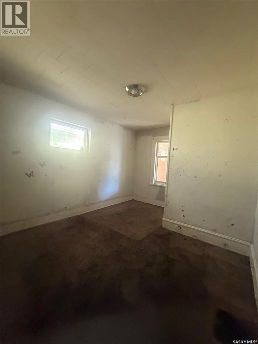 1450 Argyle Street, Regina, SK - Indoor