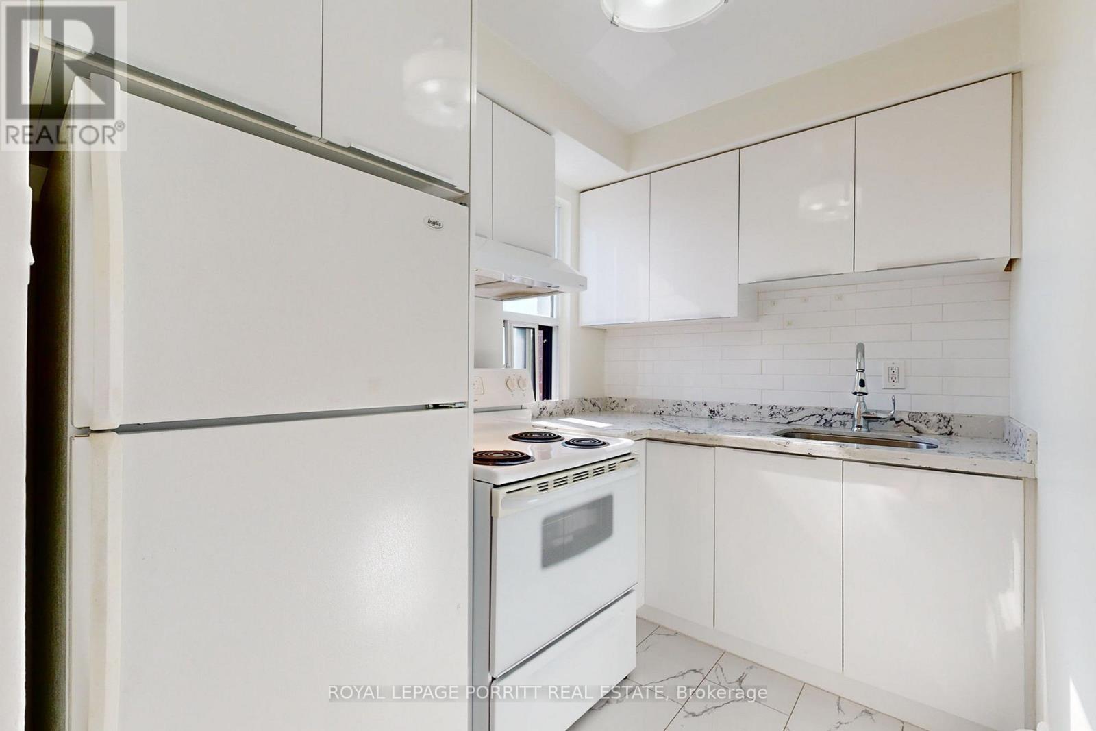 3 - 3503A Lake Shore Boulevard W, Toronto, ON