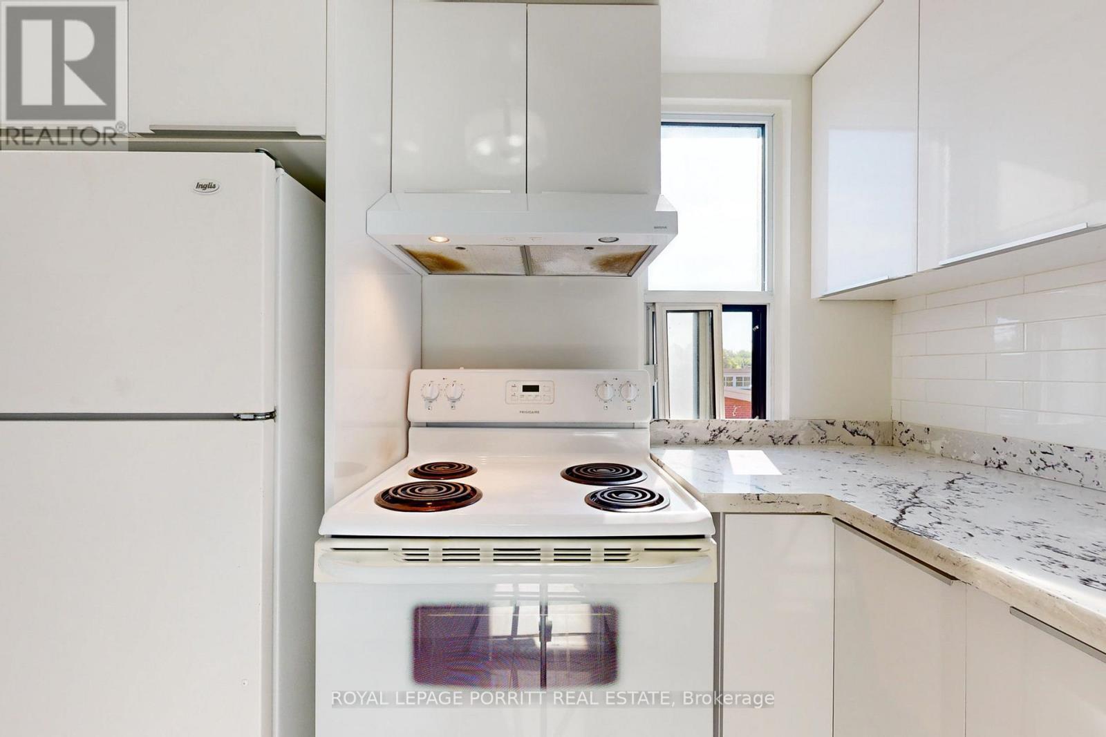 3 - 3503A Lake Shore Boulevard W, Toronto, ON